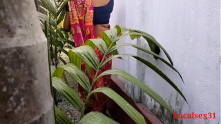 Tamil Garden Clining Time Bhabi Fucking Hard With Saree in Outdoor Video